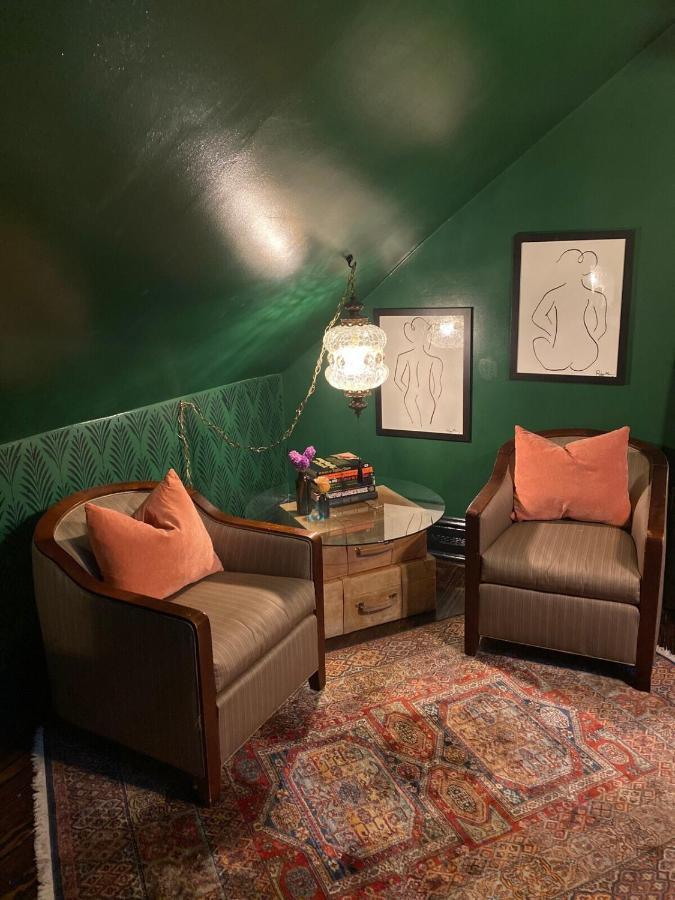 The Villa Toscana Chicago Room photo